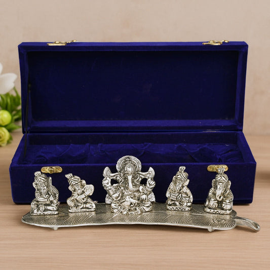 Handcrafted Elegance – The Artistry Behind Every Utsovia Creation