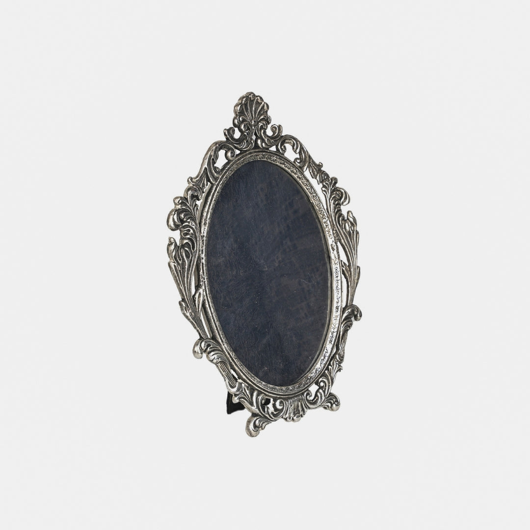 FINE CARVED OVAL PHOTO FRAME
