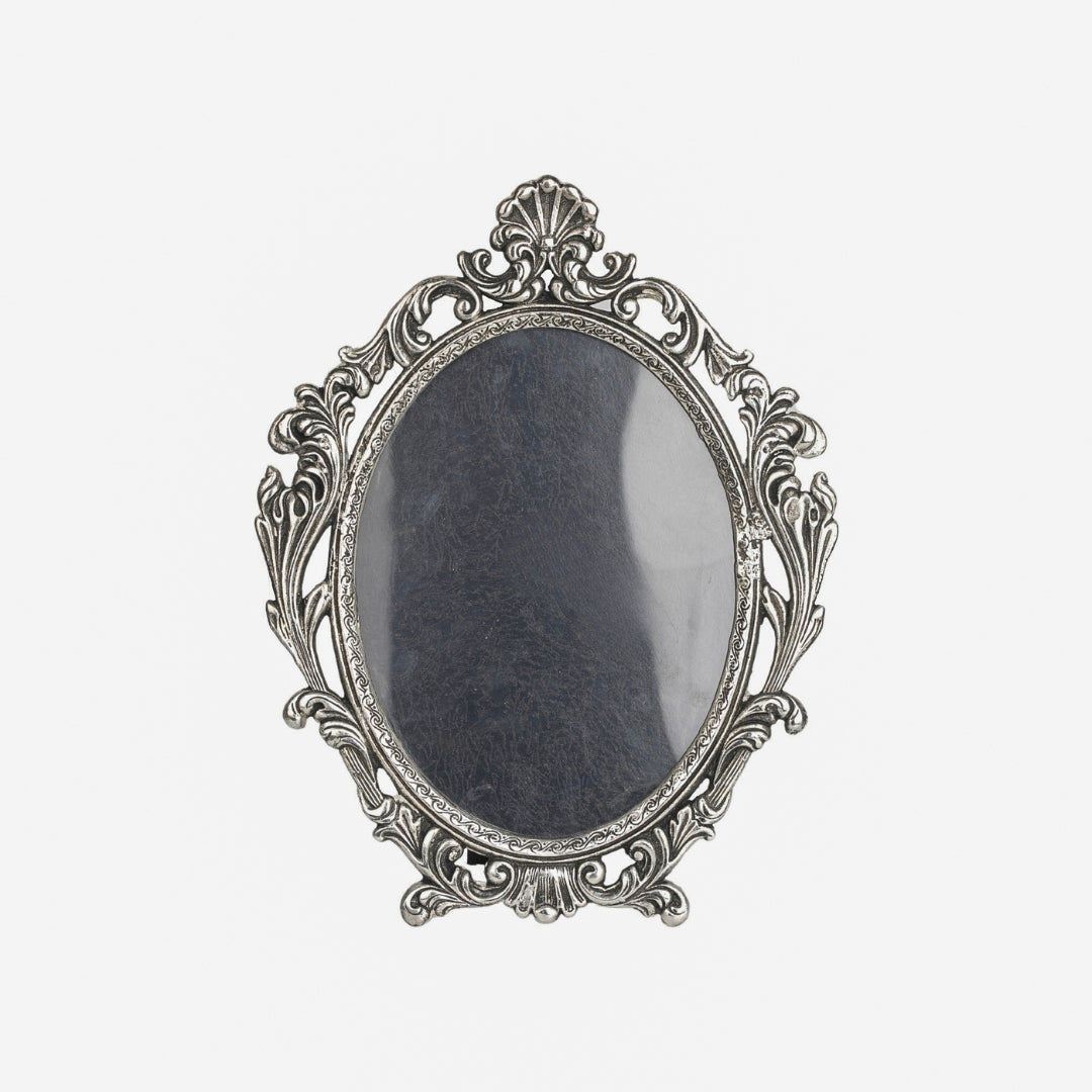 FINE CARVED OVAL PHOTO FRAME